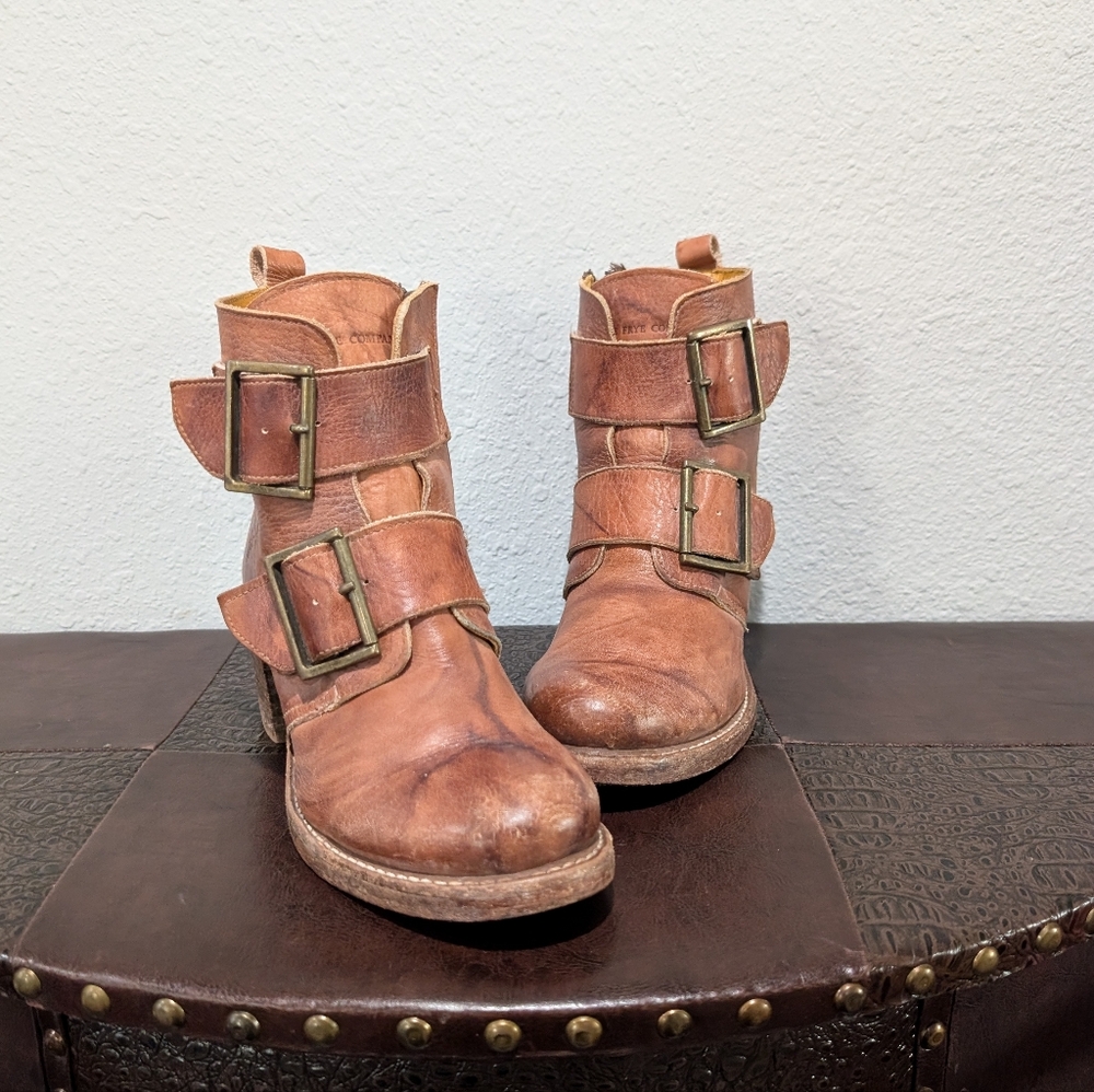 Frye Sabrina Double Buckle Boot in Saddle, size 8 - Picture 4 of 15